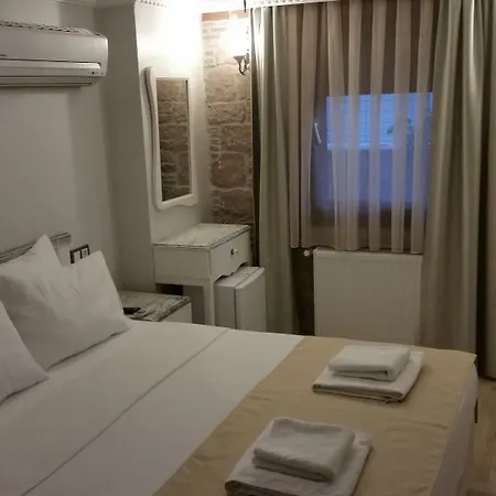 Cunda Butik Hotel *
